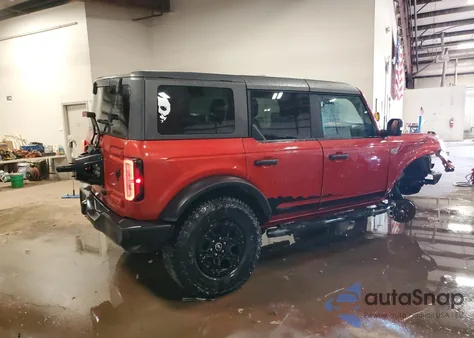 2023 Ford Bronco Base z USA, uszkodzony, nr VIN 1FMEE5DP1PLB74756